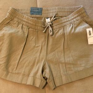 Khaki shorts NWT